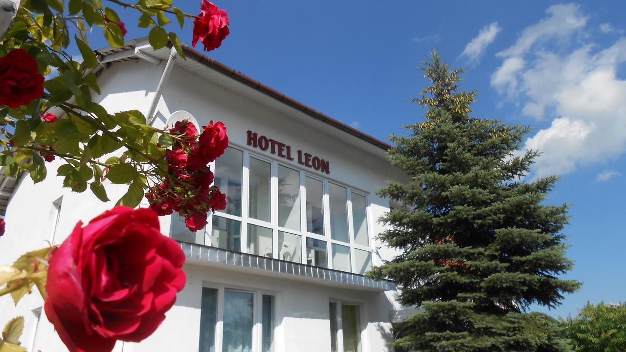 Hotel Leon Biała Podlaska Dış mekan fotoğraf
